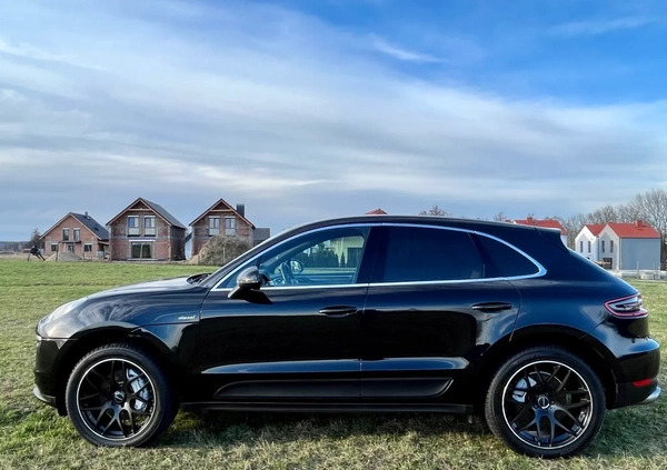 Porsche Macan cena 157800 przebieg: 114000, rok produkcji 2016 z Niemodlin małe 704